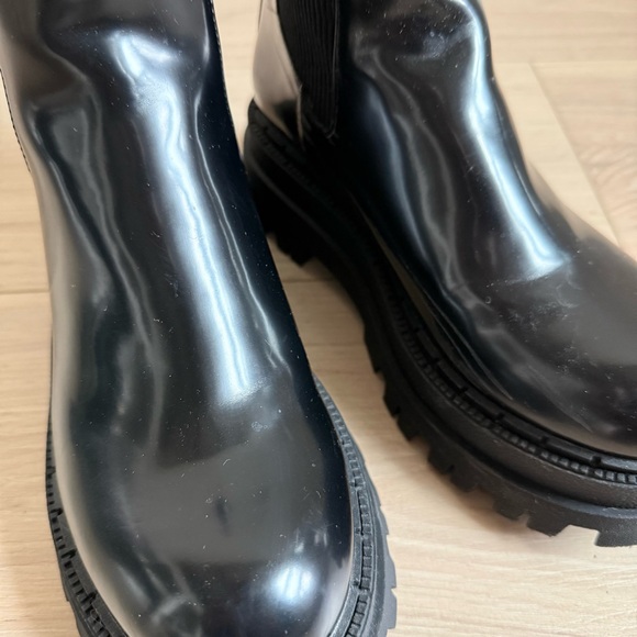 Zara Women's Black Track Sole Lugg Chelsea Boots Size 37 - Picture 6 of 10